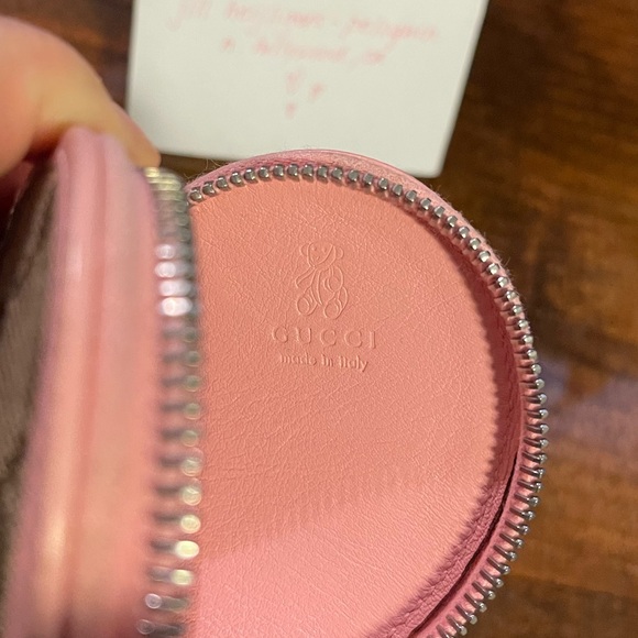 Gucci Heart-Shaped Coin Pouch / Wristlet / Micro Bag - Picture 4 of 15